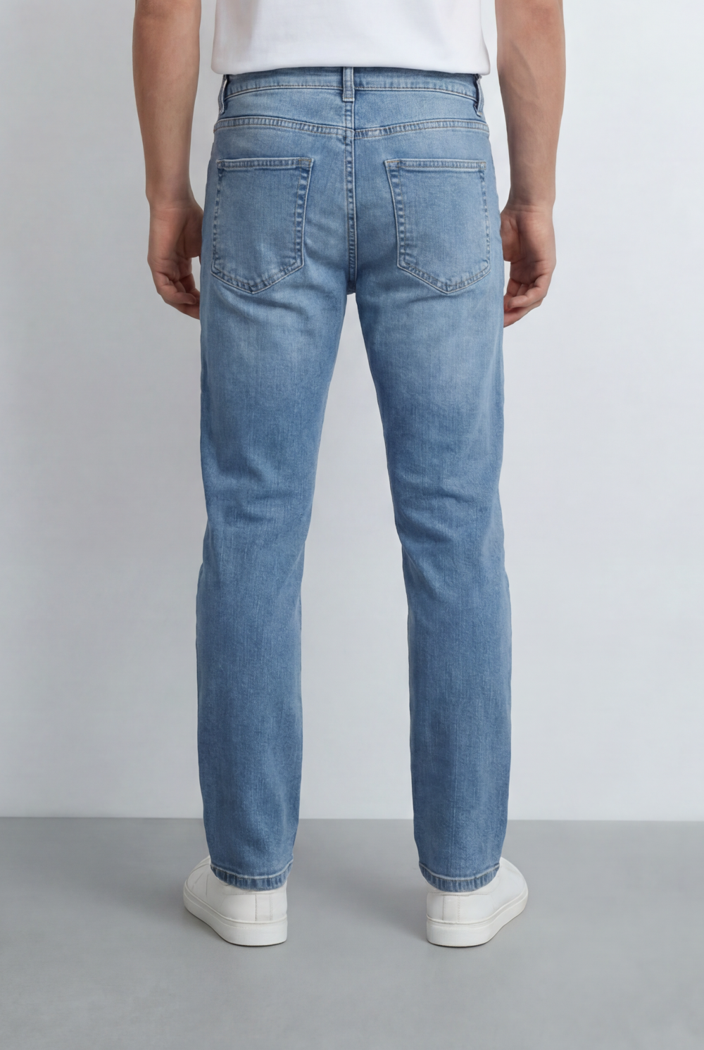 Men’s Tomato Store Light Vintage Wash Denim Essential With A Clean Five Pocket Design