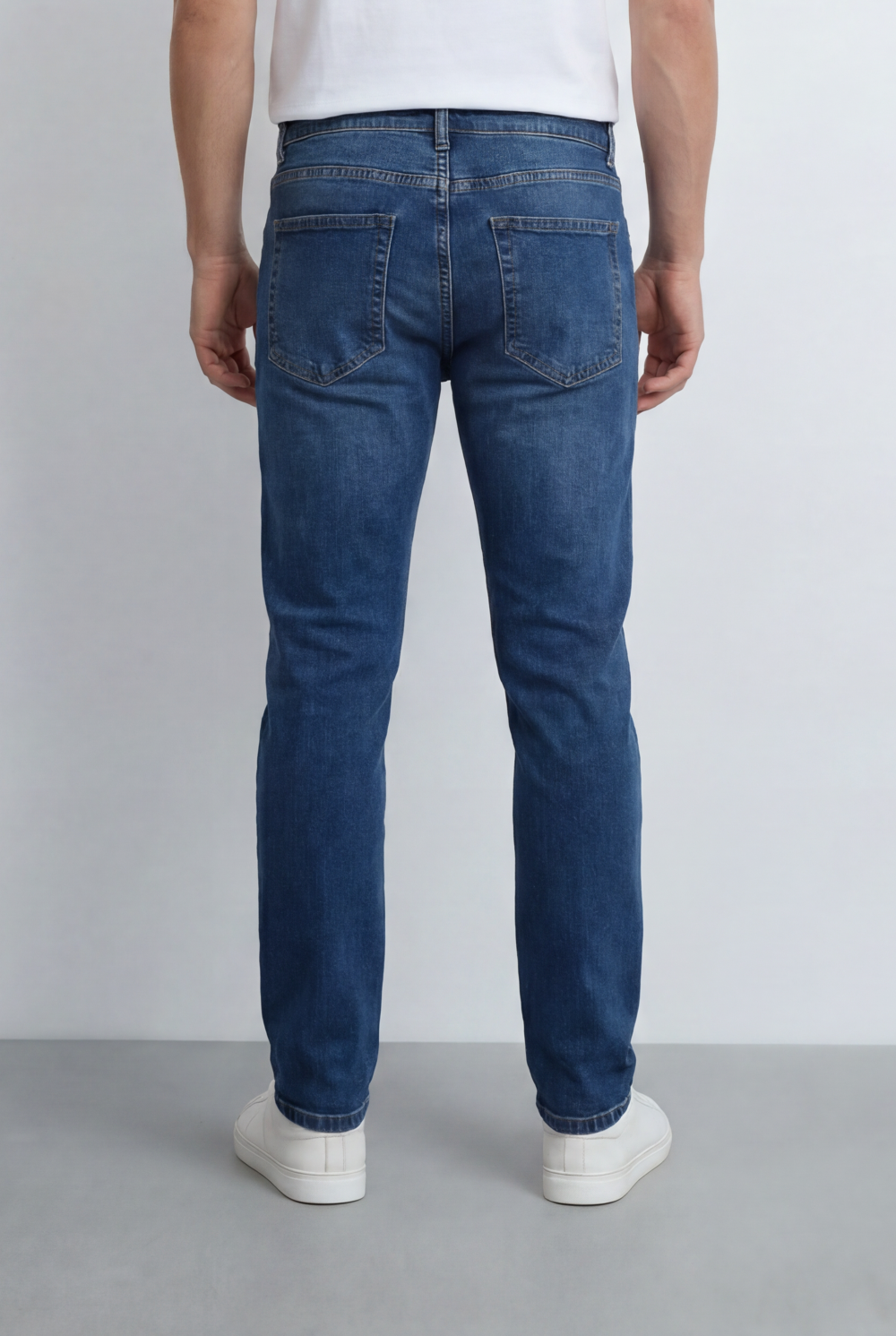Men’s Tomato Store Light Vintage Wash Denim Essential With A Clean Five Pocket Design