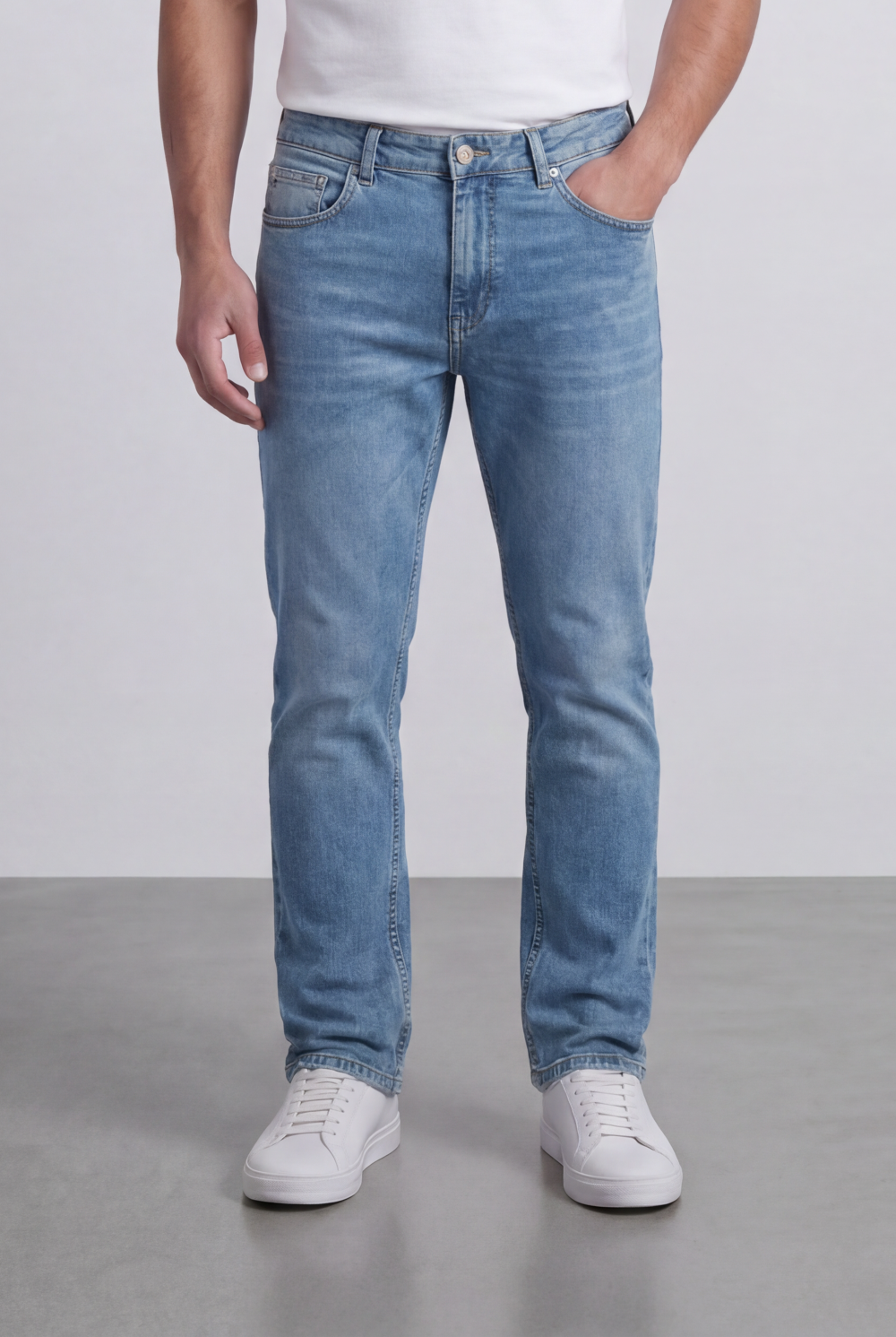 Men’s Tomato Store Used Denim Jeans Pants Belt Loops Button Closure Zip Fly Slim Fit