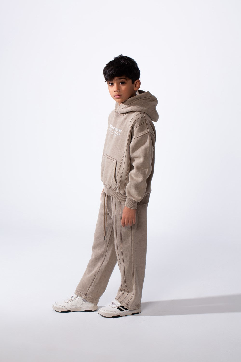 طقم ملابس الأولاد من ميلتون بحالة ذهنية متوسطية متناسقة Slim Fit مغسول