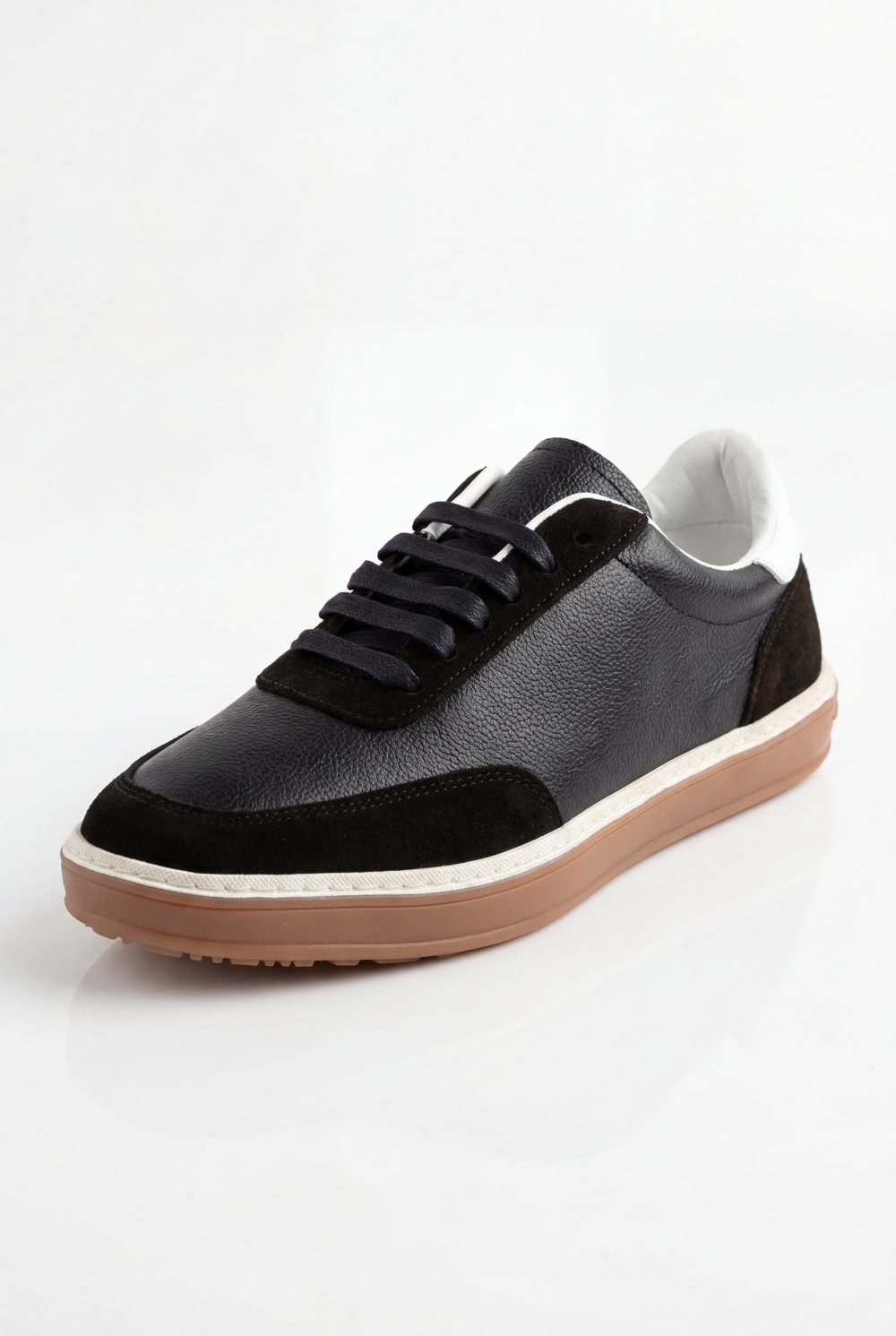 Men's Tomato Store Low-Top Profile Designed For Modern Versatility Padded Heel Shoes