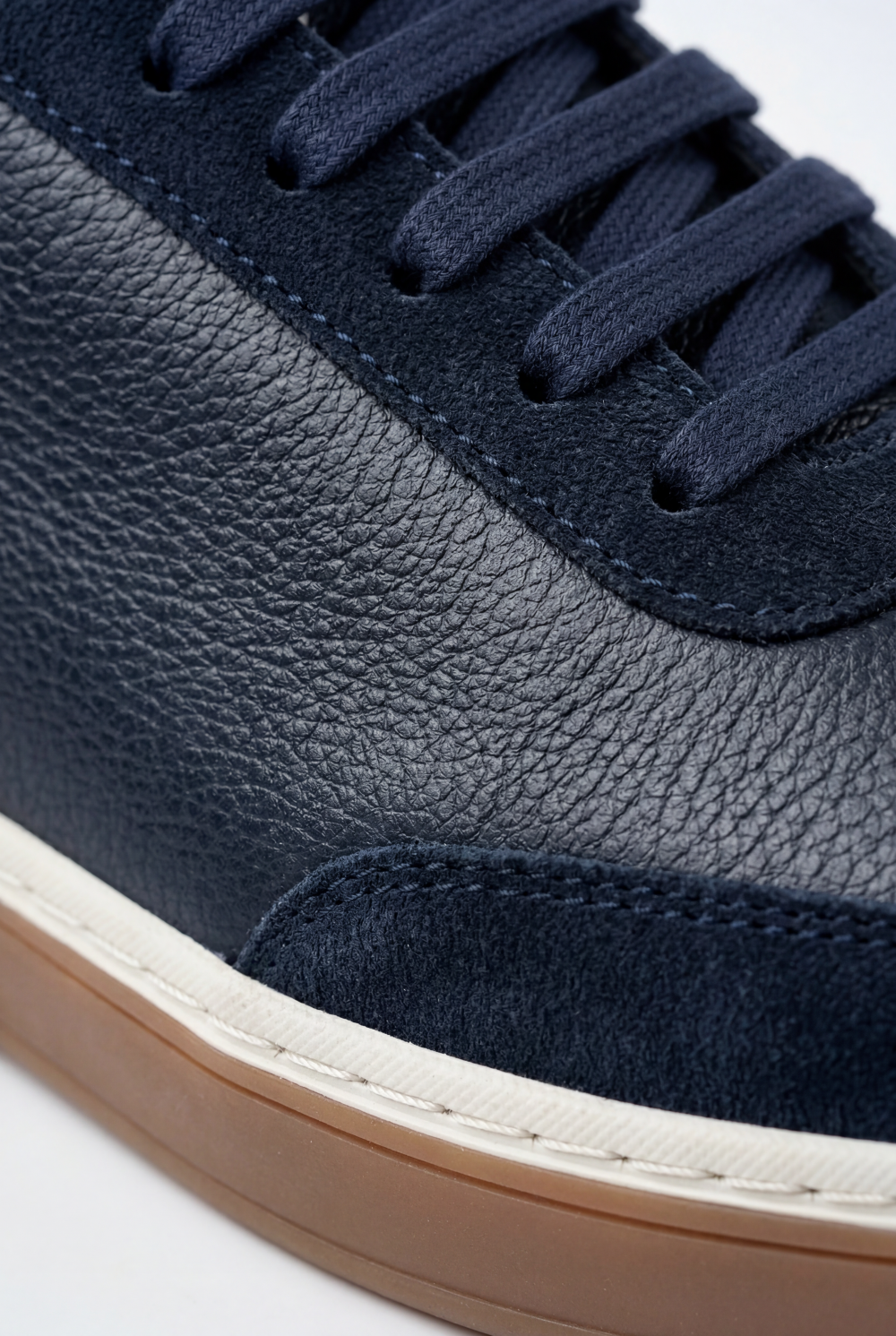 Men's Tomato Store Low-Top Profile Designed For Modern Versatility Padded Heel Shoes