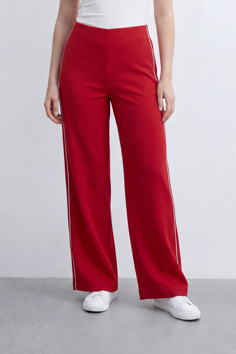 Women’s Tomato Store Sport Line Wide Pants Clean Plain Surface With Contrast Side Stripe Detail