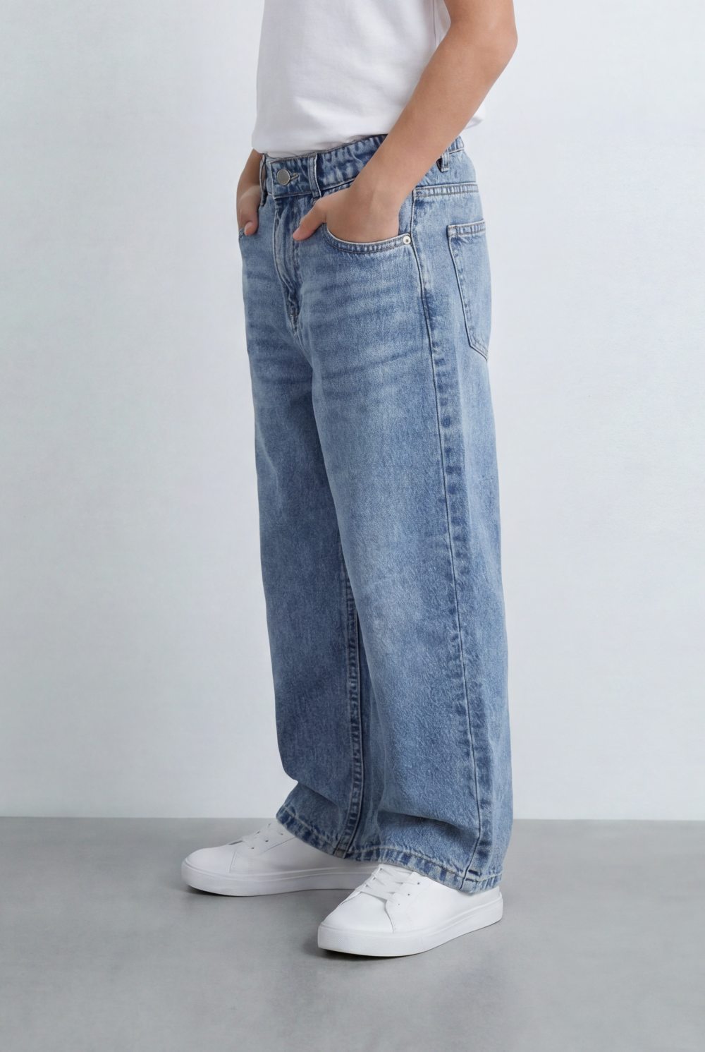 Women’s Boyfriend Jeans Featuring  Vintage Wash Finish Versatile Denim Pants
