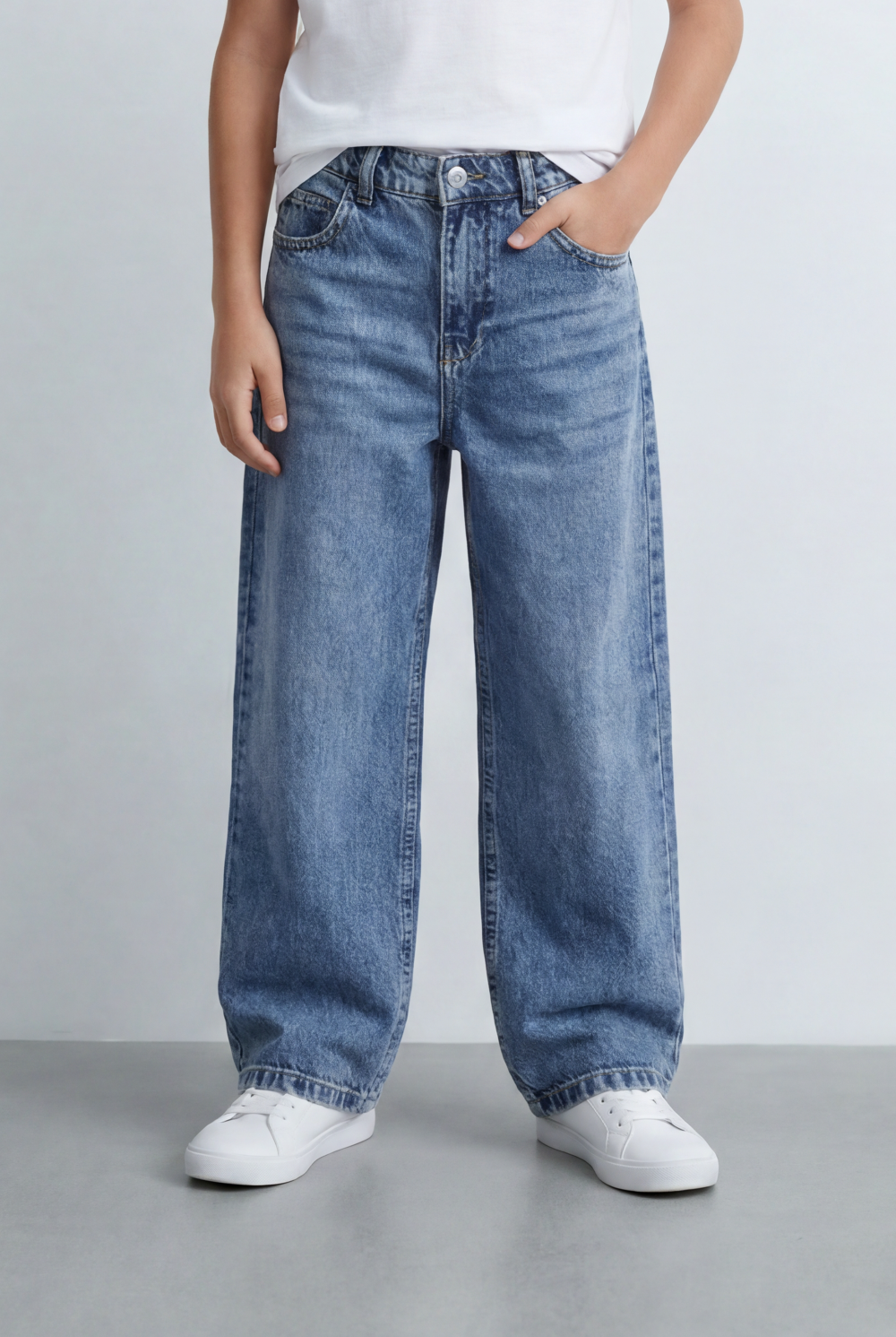Women’s Boyfriend Jeans Featuring  Vintage Wash Finish Versatile Denim Pants