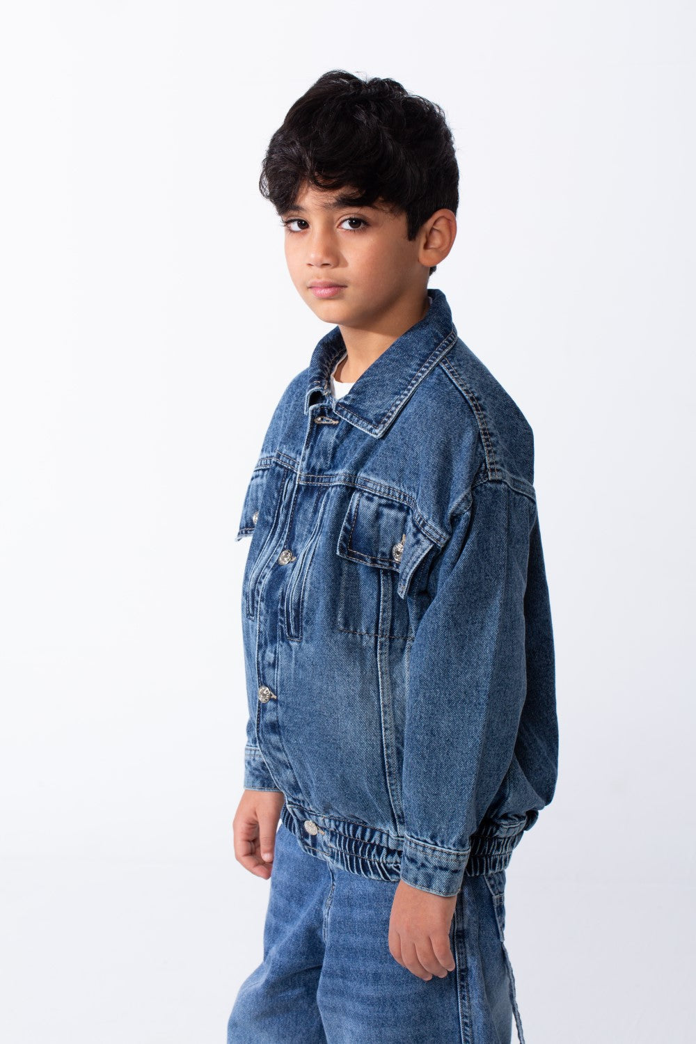 Boy’s Classic Button-Up Jeans Denim Boxy Fit Jacket With Front Flap Pockets And Metal Buttons Elastic Hem