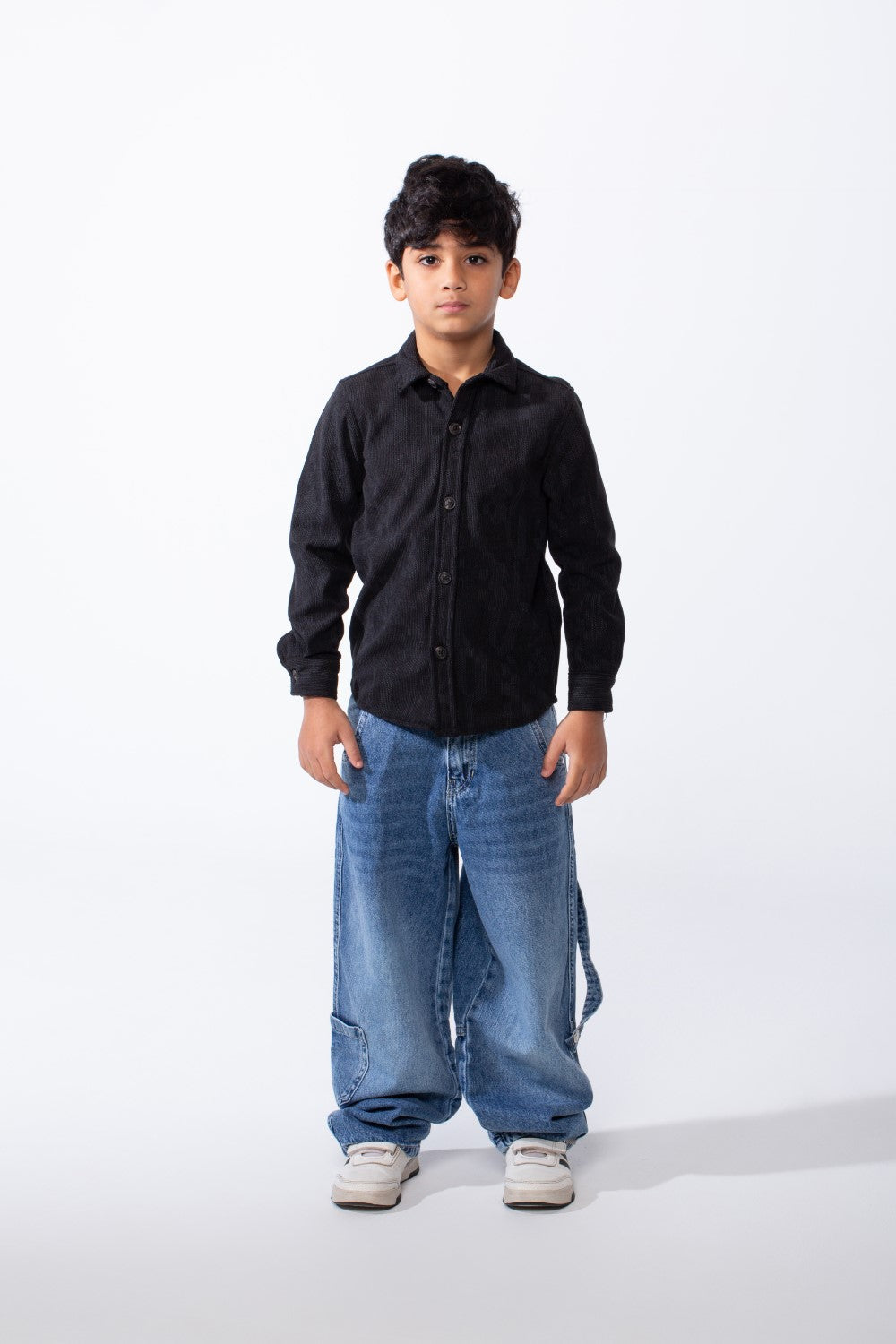 قميص صبيان ضيق Slim Fit بأكمام طويلة، كلاسيكي، بنسيج محكم وأزرار