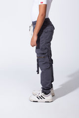 بنطال شيروال بويز من قماش جاباردين مع تفاصيل سحاب وجيوب عملية