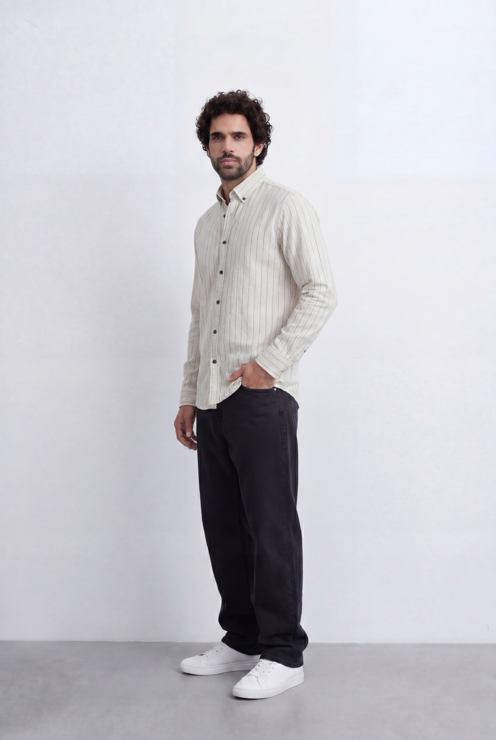 Men’s Tomato Store Slim Stripe Shirt Contrast Button Detail Vertical Line Pattern