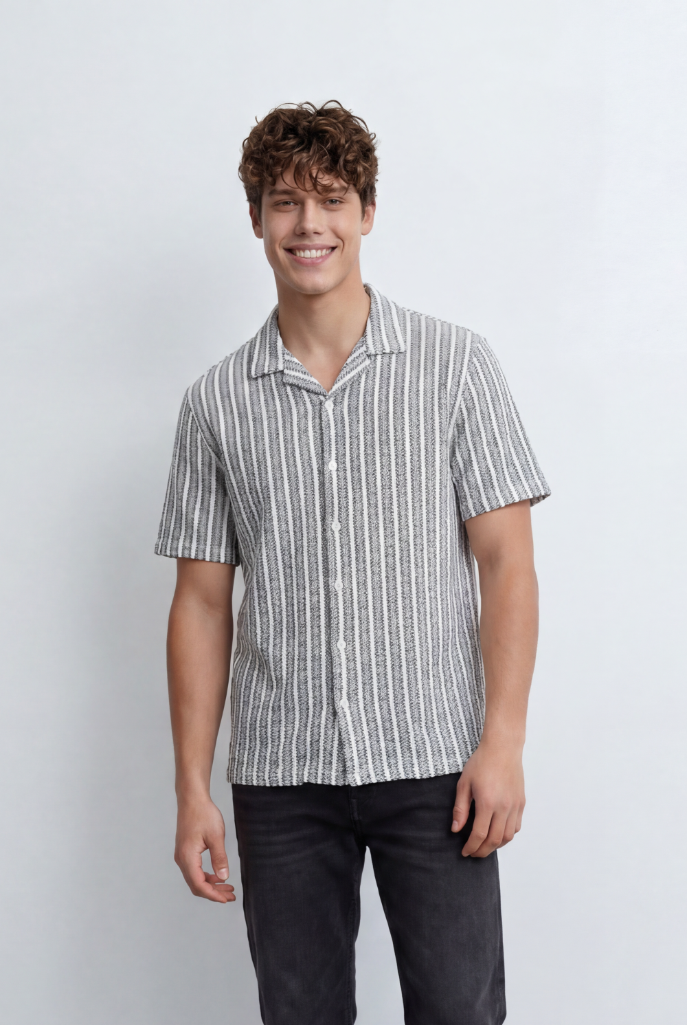Men’s Tomato Store Resort Shirt With Textured Vertical Stripes Short Sleves Regular Fit