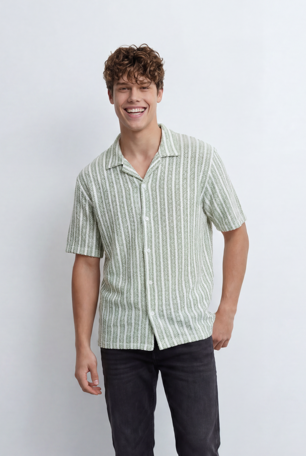 Men’s Tomato Store Resort Shirt With Textured Vertical Stripes Short Sleves Regular Fit