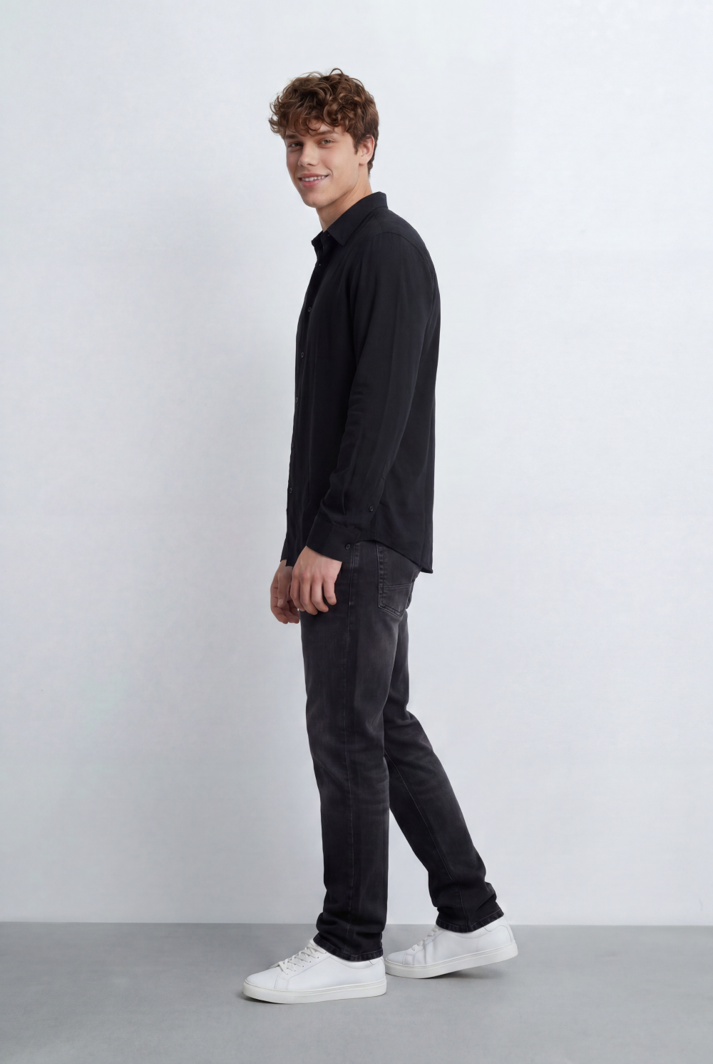 Men’s Regular Fit Shirt Button Down Collar Long Sleeves Tailored Crafted From Breathable Fabric