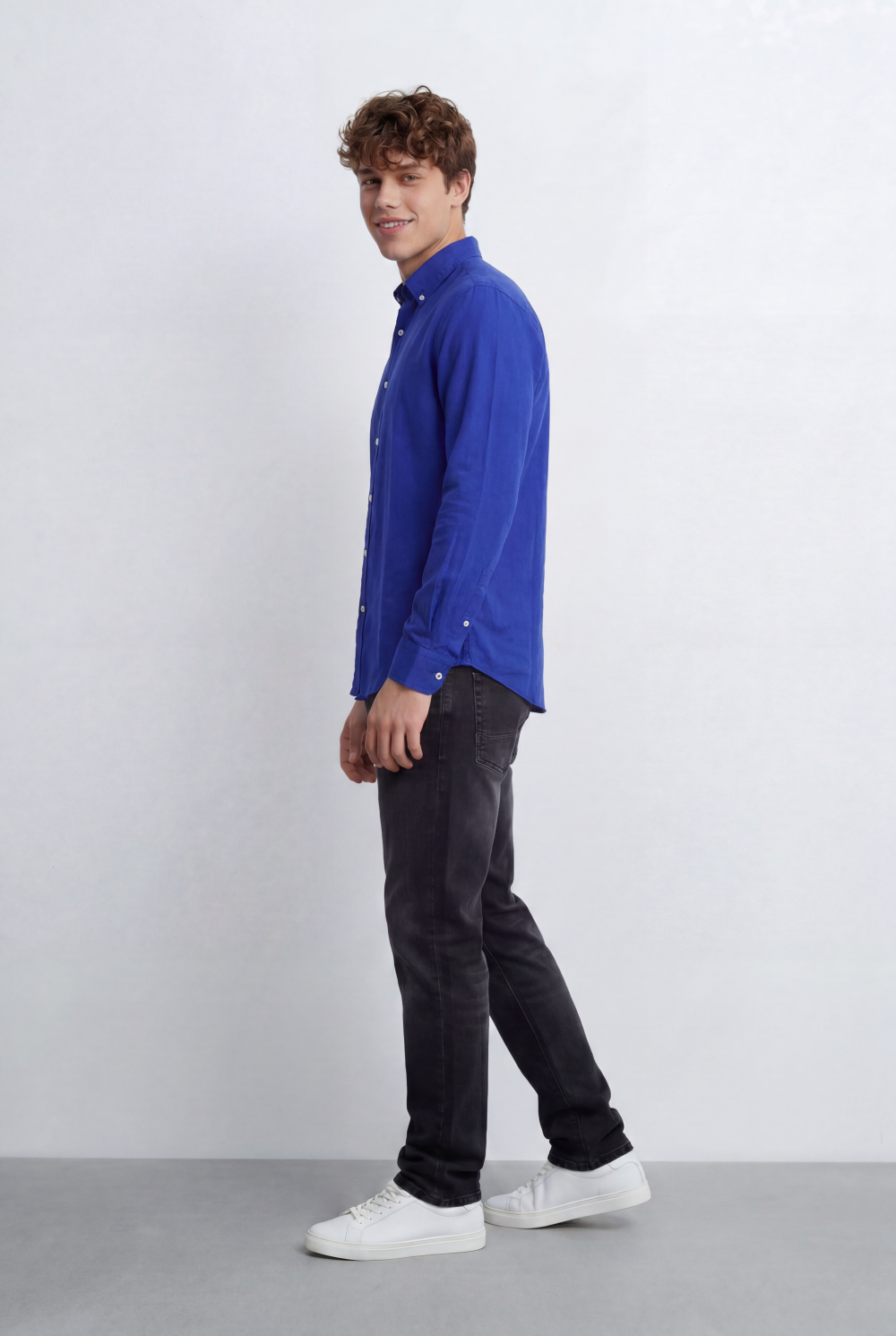 Men’s Regular Fit Shirt Button Down Collar Long Sleeves Tailored Crafted From Breathable Fabric