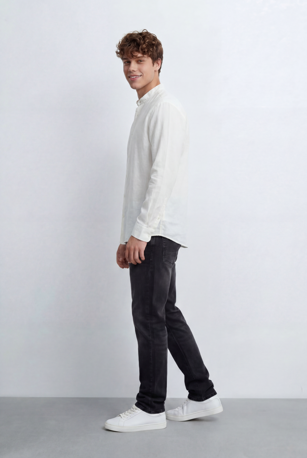 Men’s Regular Fit Shirt Button Down Collar Long Sleeves Tailored Crafted From Breathable Fabric