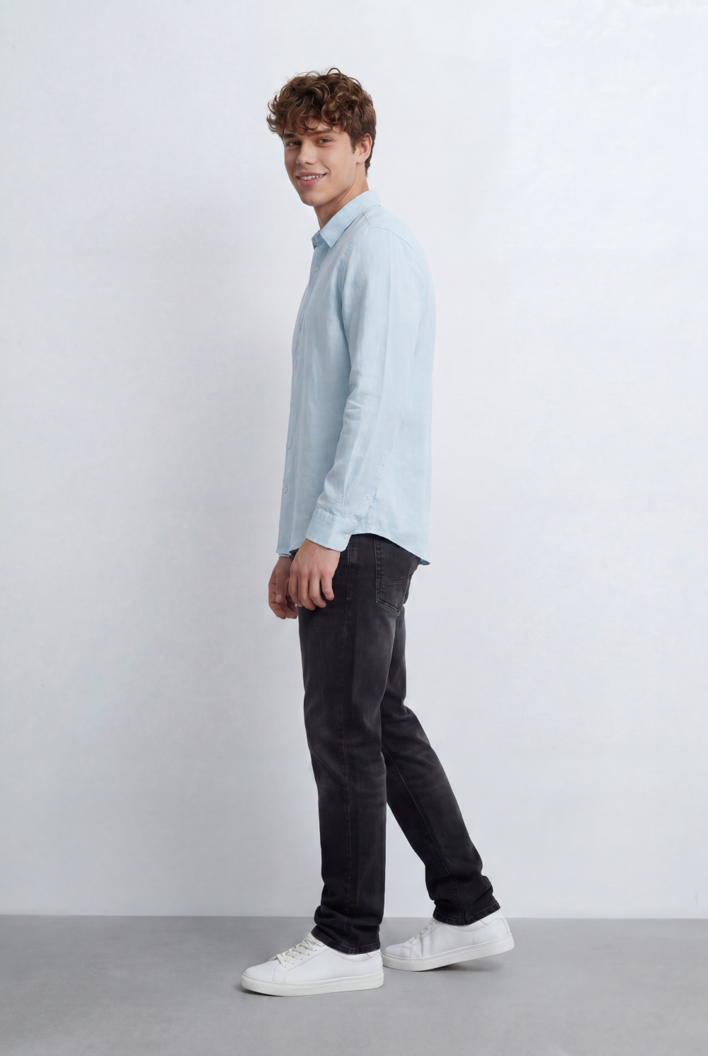 Men’s Regular Fit Shirt Button Down Collar Long Sleeves Tailored Crafted From Breathable Fabric