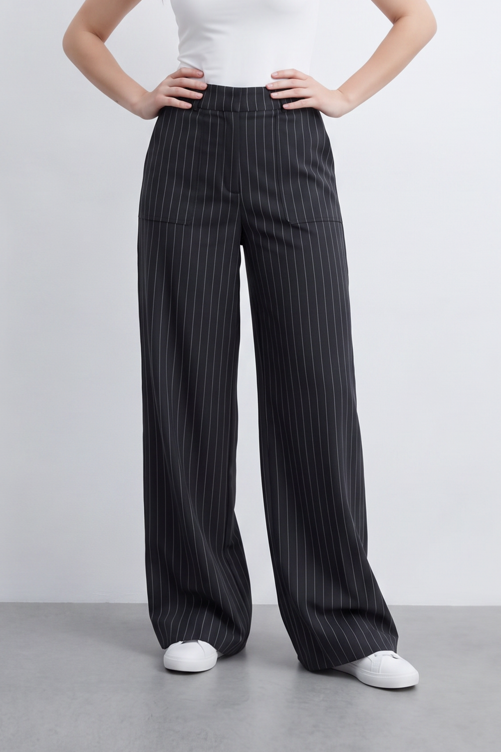 Women’s Tomato Store City Pinstripe Wide Pants Vertical Pinstripe Pattern Sharpens Smooth Tailored