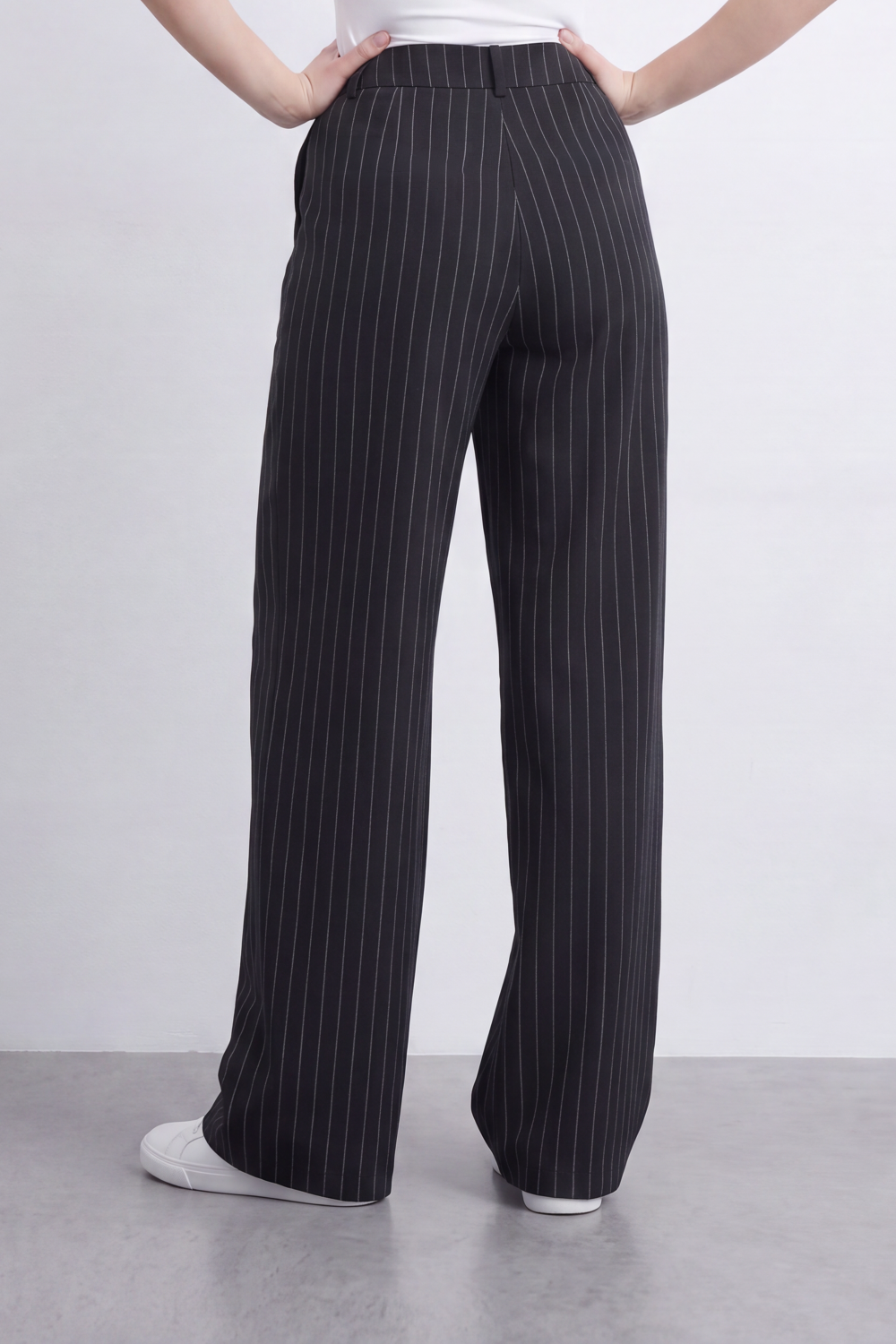 Women’s Tomato Store City Pinstripe Wide Pants Vertical Pinstripe Pattern Sharpens Smooth Tailored