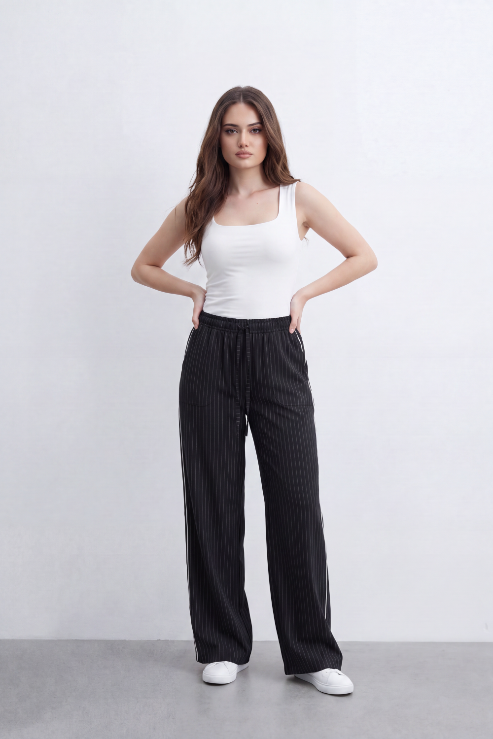 Women’s Tomato Store Stripe Ease Wide Pants Fine Pinstripe Pattern Over Smooth Tailored