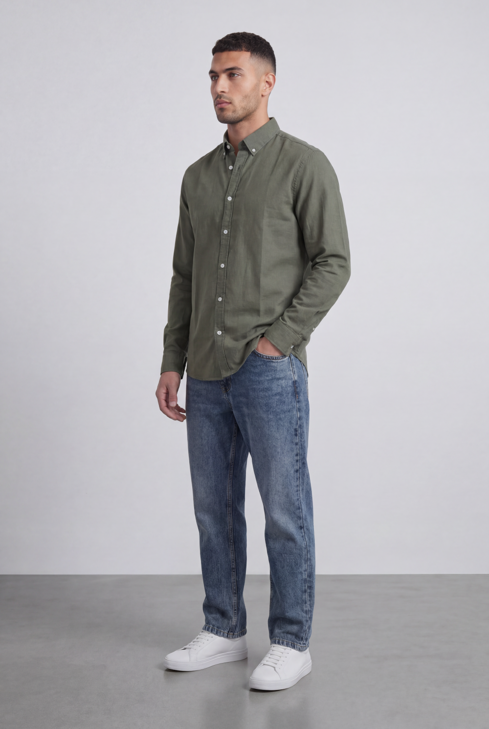 Men’s Tomato Store Clean Surface Oxford Shirt With Button Front Plain Weave Texture Smooth Compact Finish