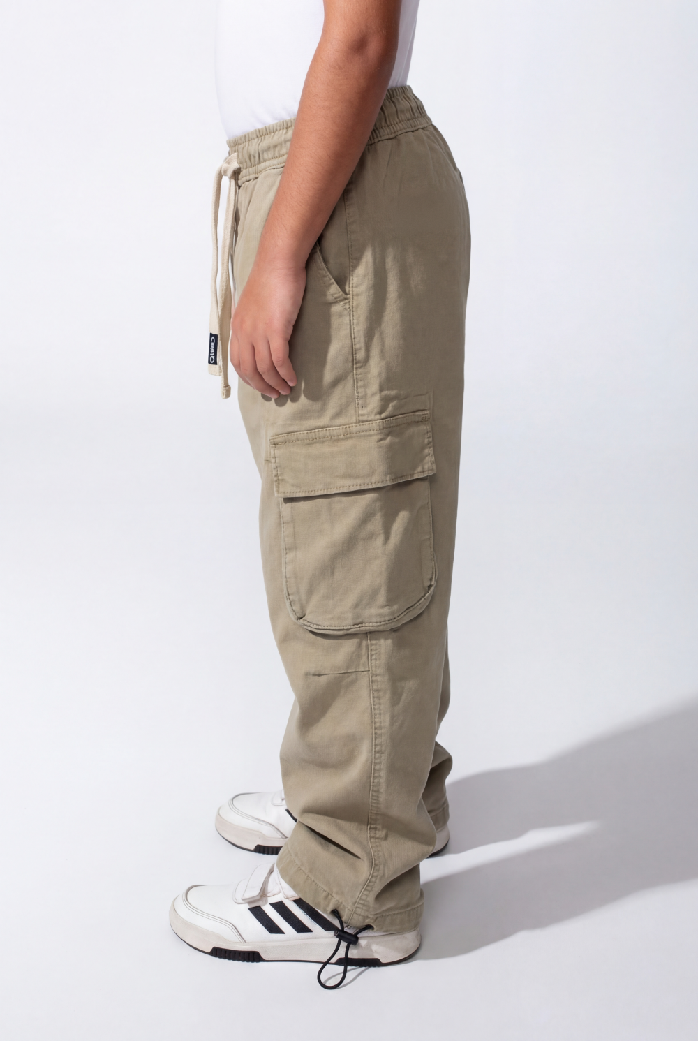 Boy's Wide-Leg Design Elastic Waist Side Cargo Pockets Hams Bungee Cords Versatile Urban Style Cargo Pants