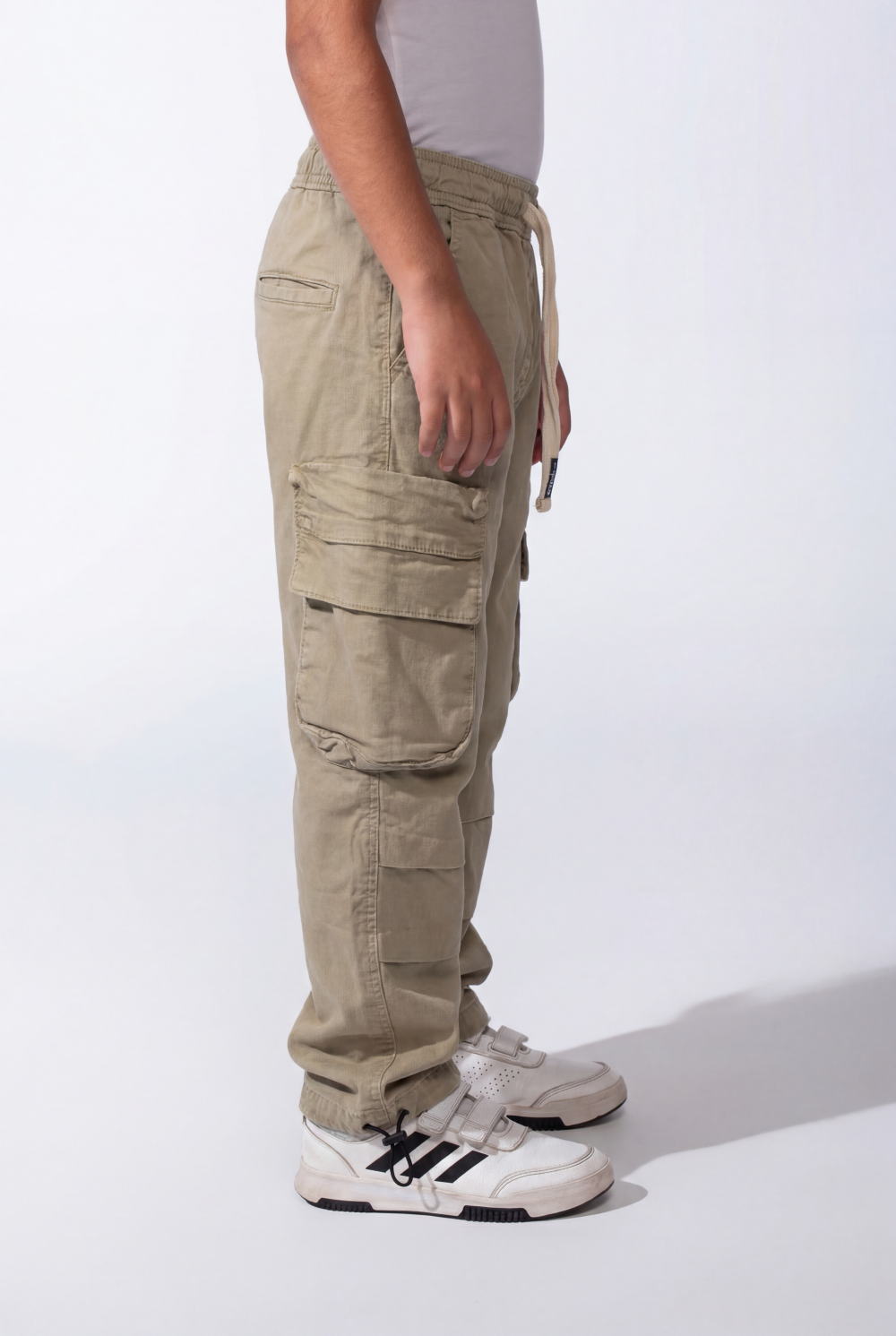 Boy's Wide-Leg Design Elastic Waist Side Cargo Pockets Hams Bungee Cords Versatile Urban Style Cargo Pants