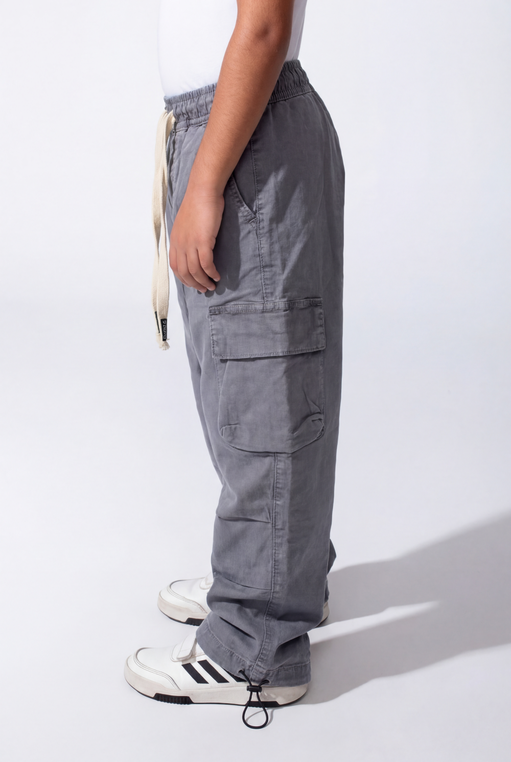 Boy's Wide-Leg Design Elastic Waist Side Cargo Pockets Hams Bungee Cords Versatile Urban Style Cargo Pants