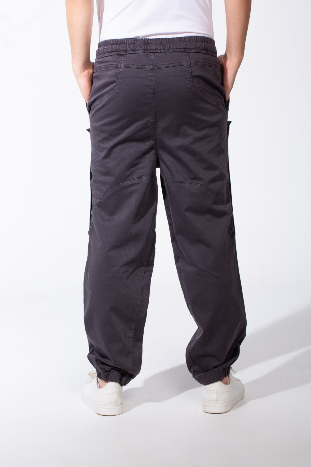 Men's Drawstring Waist Tapered Elastic Cuffs Side-Snap Detailing And Pockets Cargo Pants