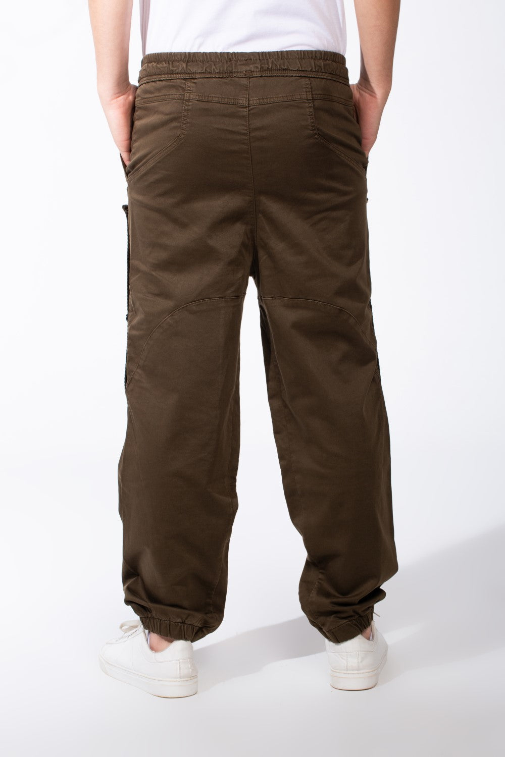 Men's Drawstring Waist Tapered Elastic Cuffs Side-Snap Detailing And Pockets Cargo Pants
