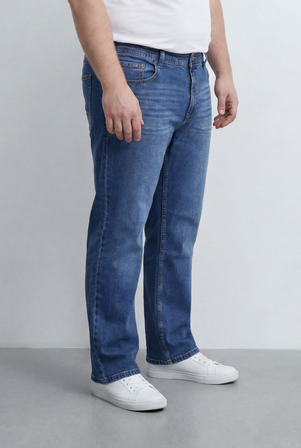 Men’s Tomato Store Big Size Denim Jeans Featuring Classic Five Pocket Design