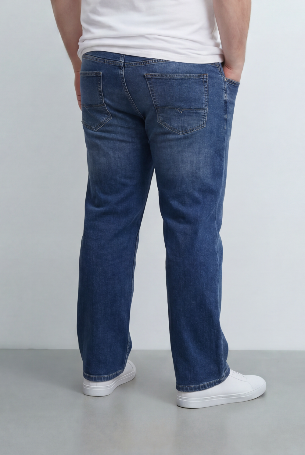Men’s Tomato Store Big Size Denim Jeans Featuring Classic Five Pocket Design