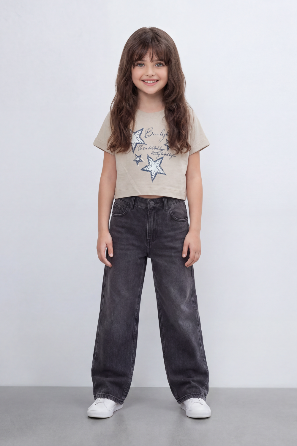 Girl's Tomato Store Bright Star Cropped T-Shirt Front Brush Star Graphic Mixed With Handwritten Script Quote Plain Slim Fit
