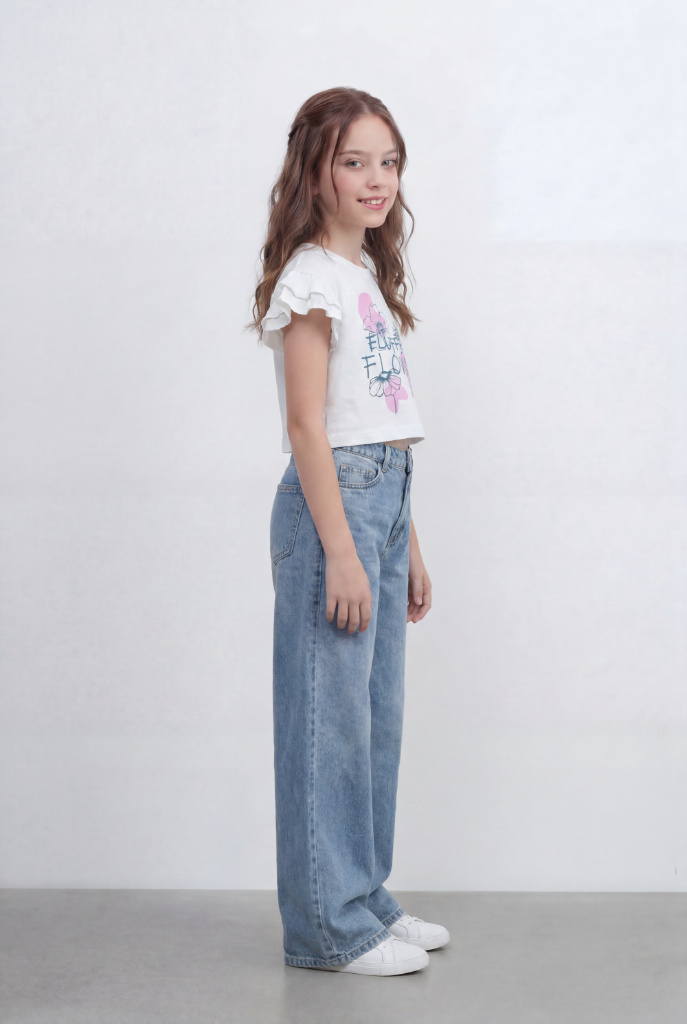Girls Tomato Store Graphic Crop Top With Ruffle Sleeves Floral Front Print T-Shirt