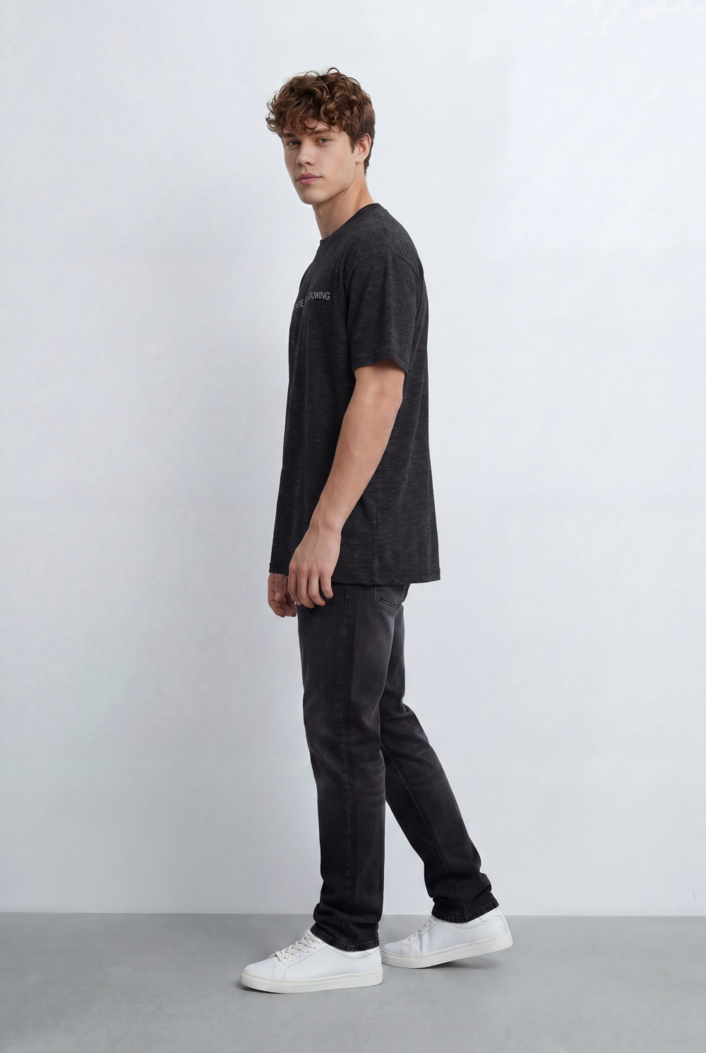 Men’s Tomato Store Slub Jersey T-Shirt With Minimal Typography Detai Relaxed Fit