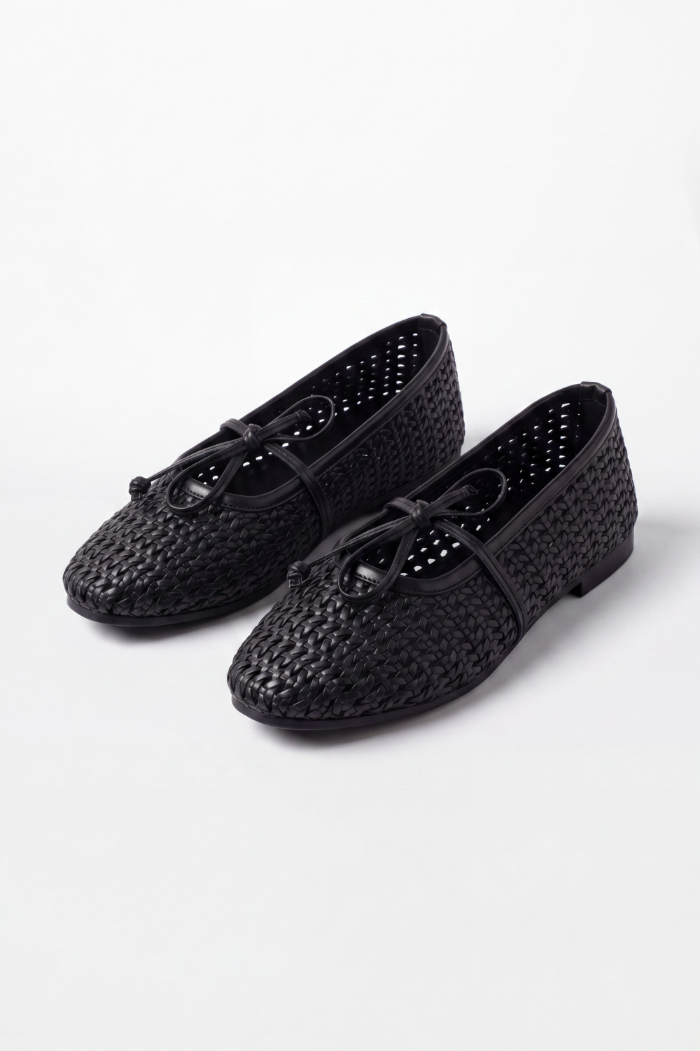 Women’s Tomato Store Woven Bow Ballet Flats Shoes Braided Basket Texture Across The Closed Upper Front Tie Bow Detail