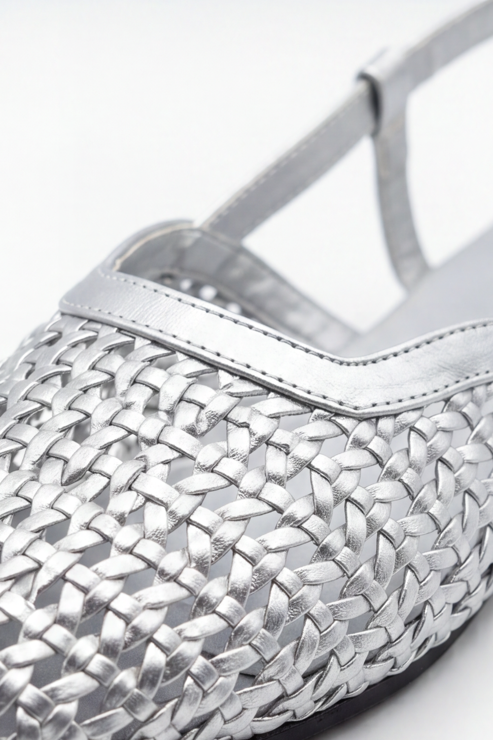 Women’s Tomato Store Braided Slingback Flats Basket Weave Texture Covers The Pointed Upper Slim Buckle Strap Open Back Shape Duck Sandals