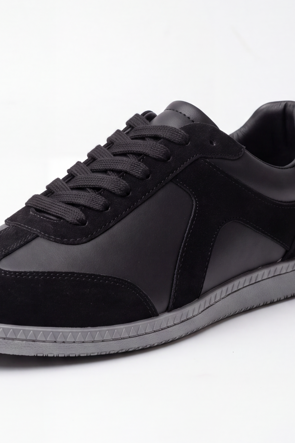 Women's Tomato Store Suede-Panel Sneakers Mixed-Texture Upper Lace-Up Design Contrast Rubber