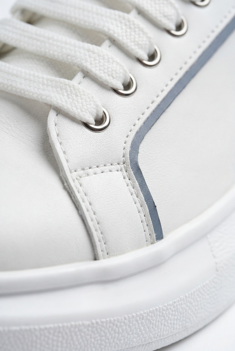 Boy's Tomato Store Contrast Piping Reinforced Heel Tab Enhanced All-Day Comfort Shoes