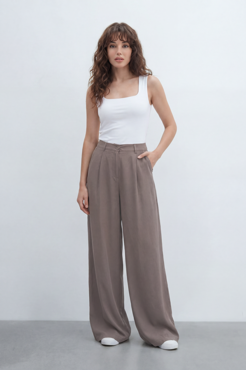 Women’s Tomato Store Tailored Flow Pants With Soft Draped Twill Texture Plain Solid Dye Surface Front Pleat Detail