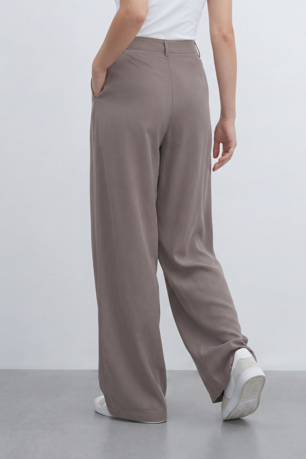 Women’s Tomato Store Tailored Flow Pants With Soft Draped Twill Texture Plain Solid Dye Surface Front Pleat Detail