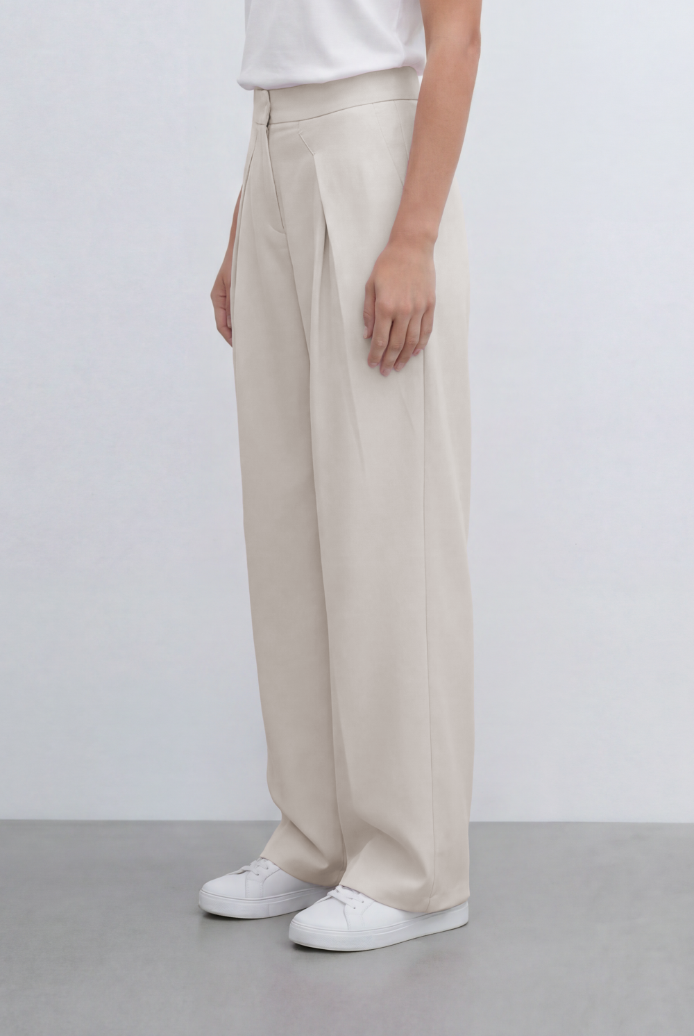 Women’s Tomato Store Tailored Basic Pants With Front Pleat Details Flowing Silhouette