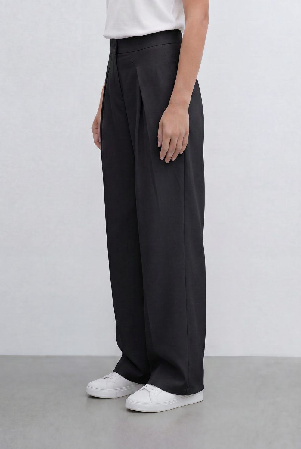 Women’s Tomato Store Tailored Basic Pants With Front Pleat Details Flowing Silhouette