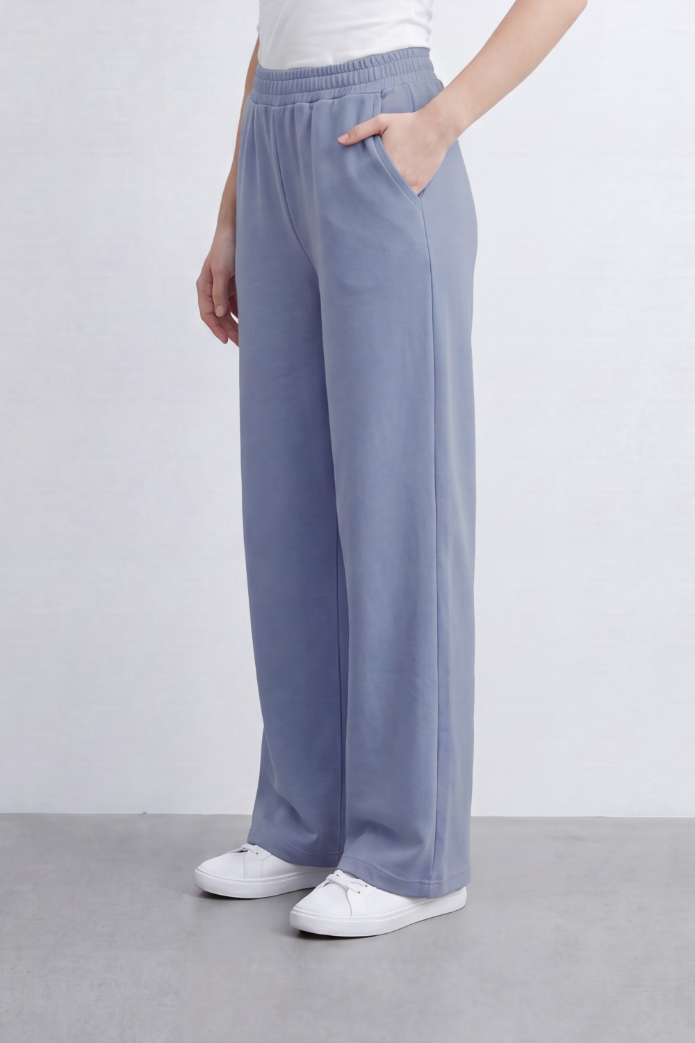 Women’s Tomato Store Cloud Ease Wide Leg Pants Soft Brushed Texture Clean Plain Surface Elastic Waist Side Pockets Full Length Flowing Shape
