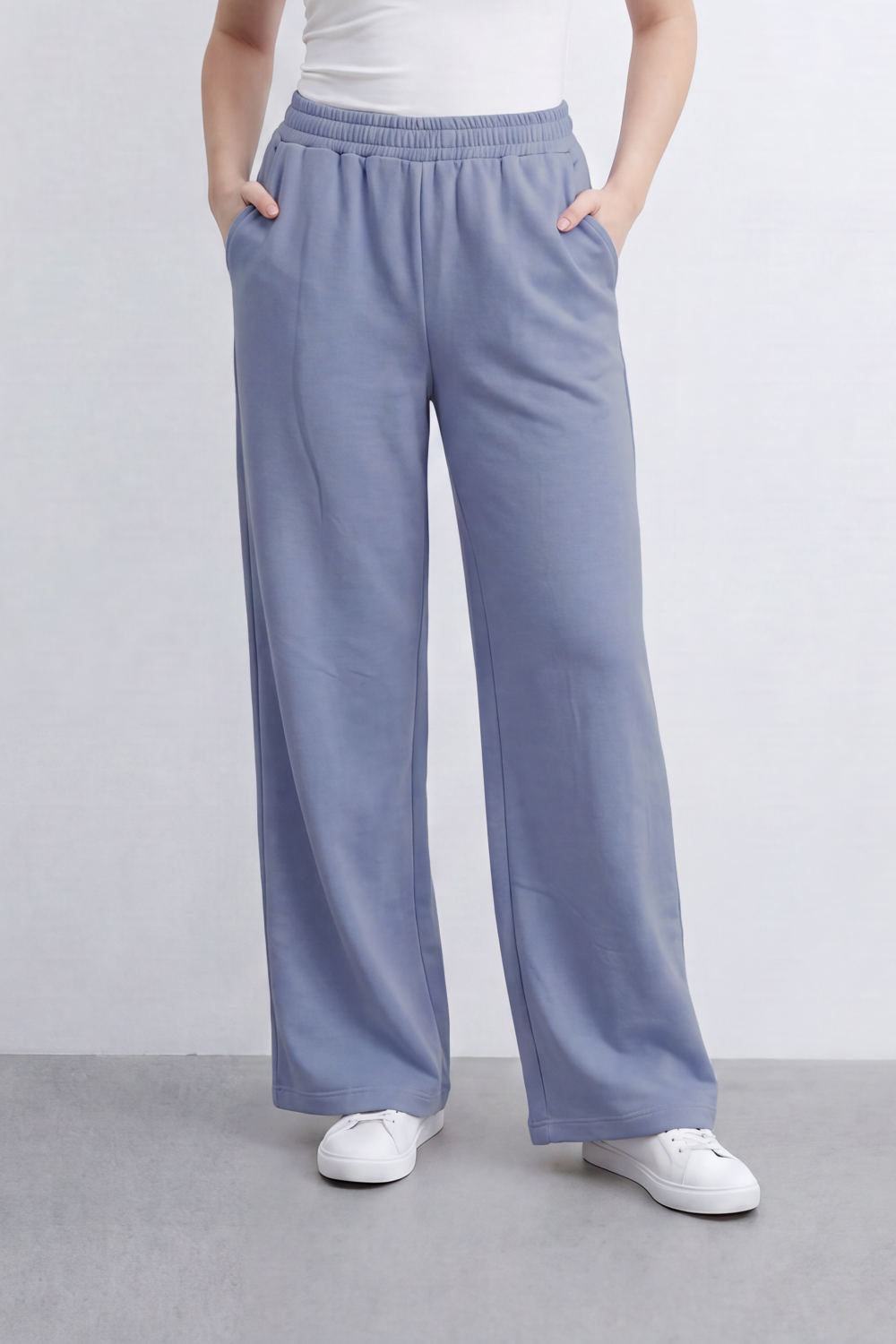 Women’s Tomato Store Cloud Ease Wide Leg Pants Soft Brushed Texture Clean Plain Surface Elastic Waist Side Pockets Full Length Flowing Shape