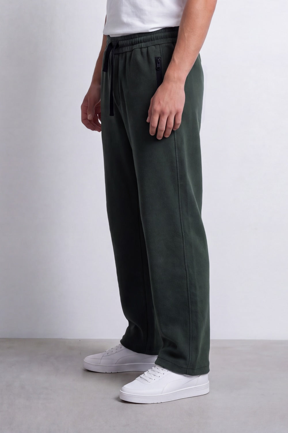 Men's Tomato Store Soft Twill Jogger Sweatpants Elastic Drawstring Waist Side Zip Pocket Detail Wide Leg