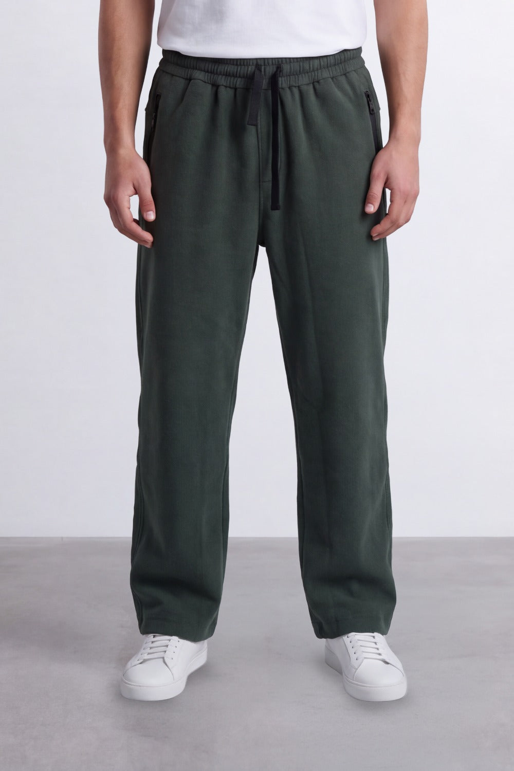 Men's Tomato Store Soft Twill Jogger Sweatpants Elastic Drawstring Waist Side Zip Pocket Detail Wide Leg