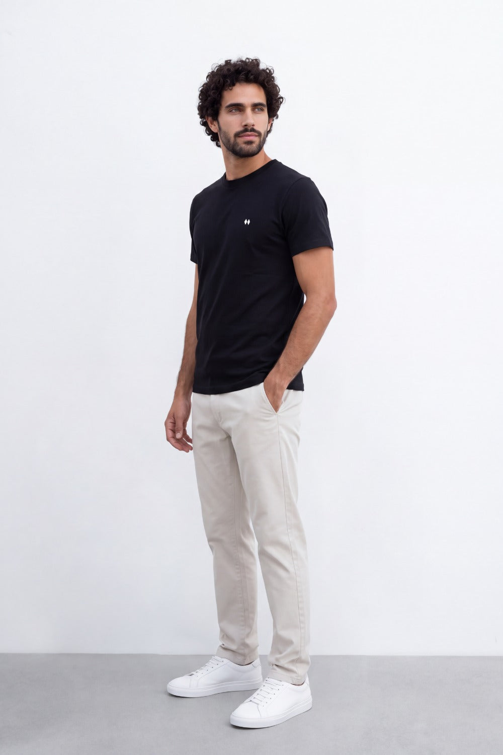 Men's Tomato Store Combed  T-Shirt Minimal Chest Emblem Clean Crew Neck Short Sleeve Slim Fit