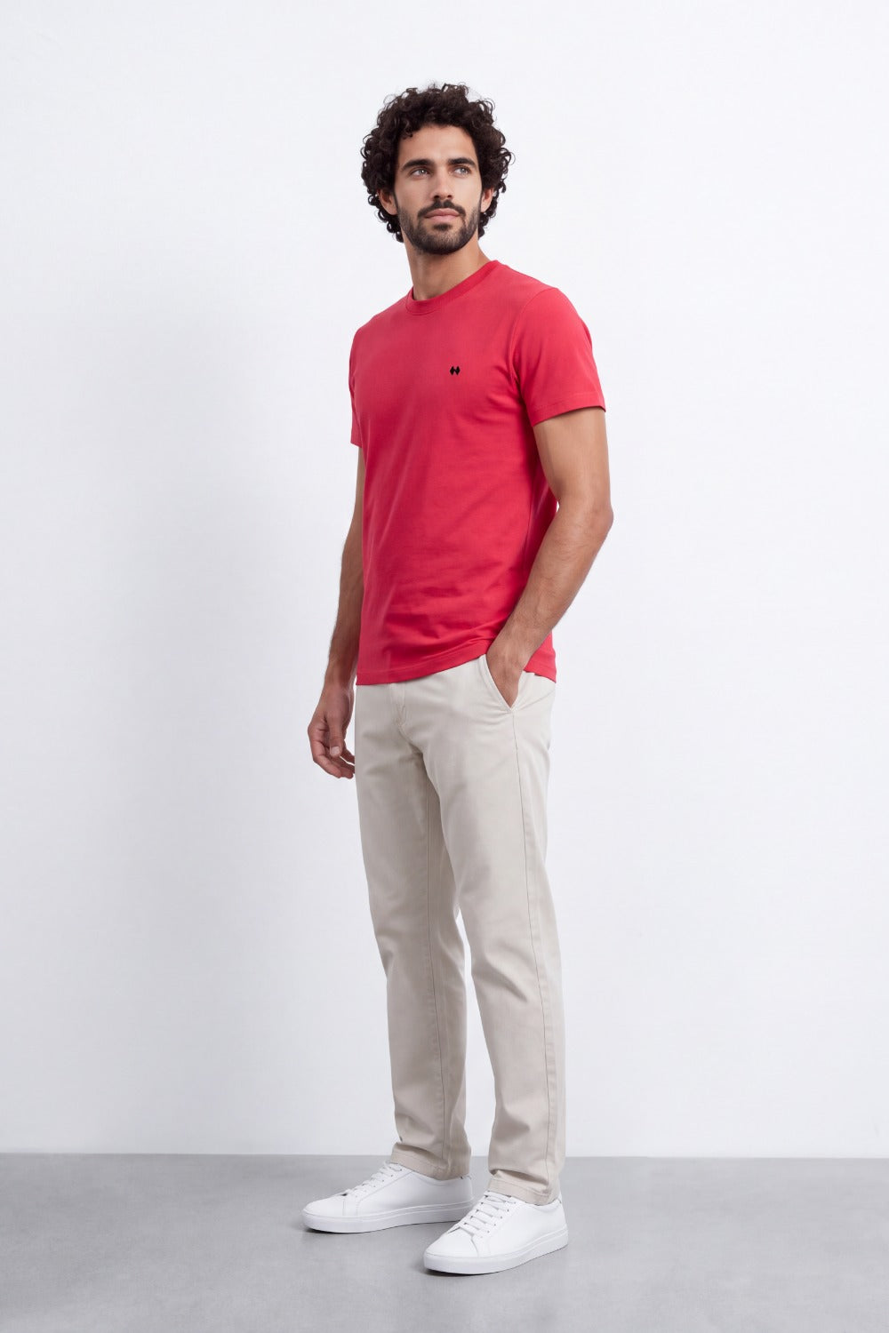 Men's Tomato Store Combed  T-Shirt Minimal Chest Emblem Clean Crew Neck Short Sleeve Slim Fit