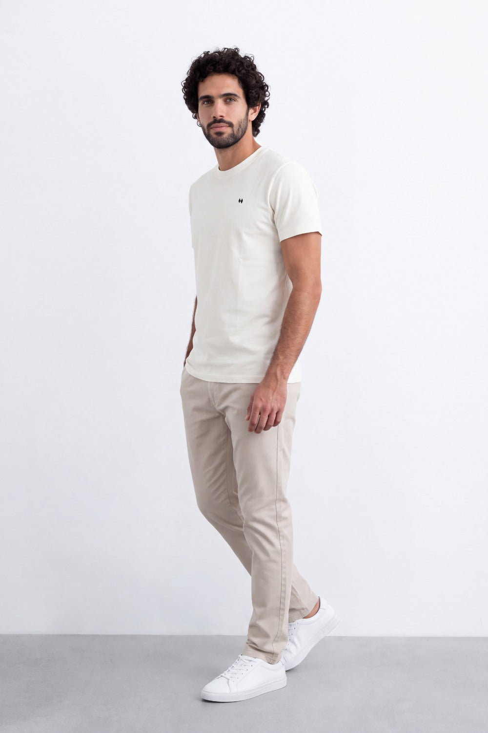 Men's Tomato Store Combed  T-Shirt Minimal Chest Emblem Clean Crew Neck Short Sleeve Slim Fit