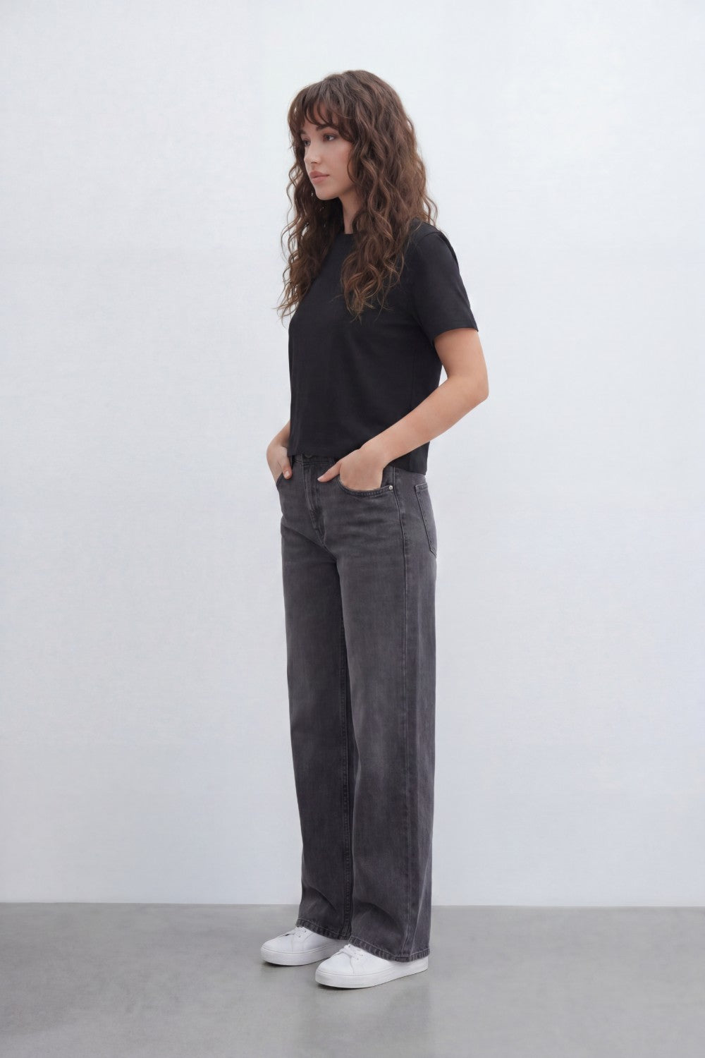 Women’s Tomato Store Clean T-Shirt Smooth Jersey Texture Plain Solid Surface Minimal Front Finish
