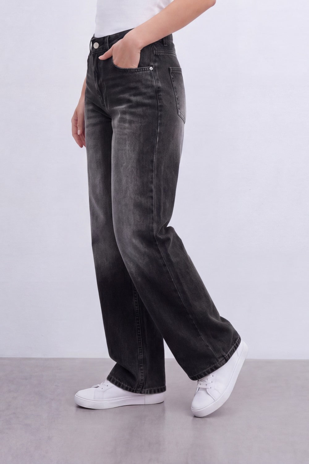 Women’s Tomato Store Shadow Fade Wide Leg Jeans With Smoky Washed Denim Texture Soft Sanded Vertical Fade Effect Pants